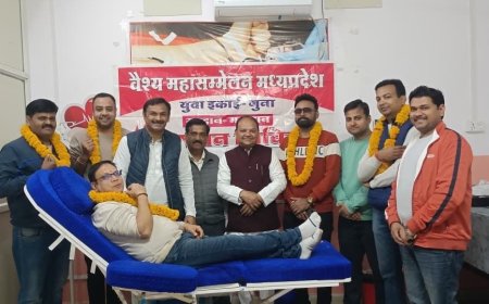 नानाजी की पुण्यतिथि पर वैश्य युवाओं ने किया 21 यूनिट रक्तदान
