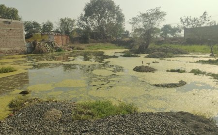 कलेक्टर के आदेश को भी ठेंगा ! 65 लाख की अस्पताल पर संकट, गड्ढे में निर्माण की तैयारी से ग्रामीणों में आक्रोश