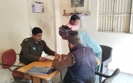 सीनियर की प्रताड़ना से तंग आकर रेलवे कर्मचारी ने लगाई फांसी