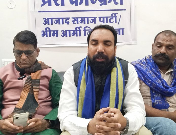 आजाद समाज पार्टी ने विधायक पन्नालाल शाक्य को दिया पार्टी में शामिल होने का न्योता ,  दामोदर यादव बोले— भाजपा छोड़ें, हम देंगे सम्मान और पद