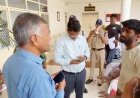 जनसुनवाई के बाद कलेक्ट्रेट में लूट का शिकार हुए युवक का हंगामा