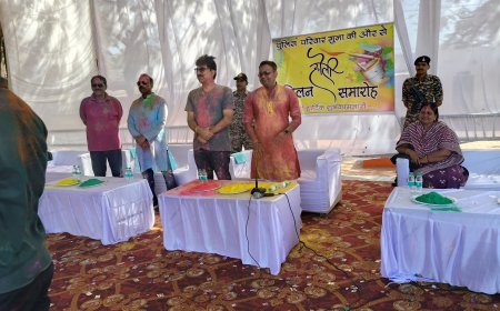 गुना पुलिस लाईन में  पुलिस नें मनाई होली