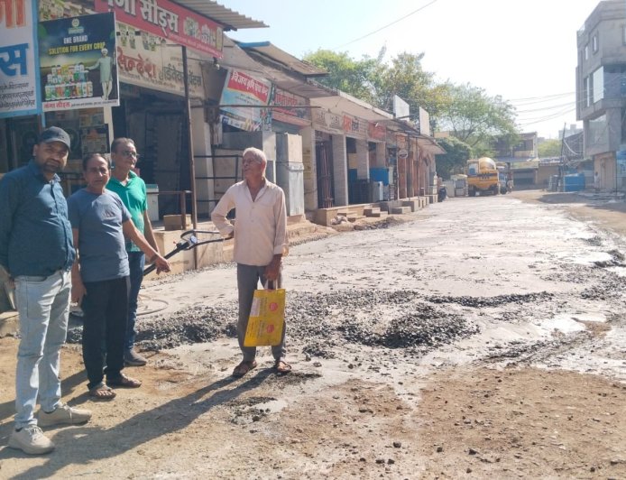 पुरानी गल्ला मंडी में 20 साल बाद बन रही सड़क में 'भ्रष्टाचार' का खेल!