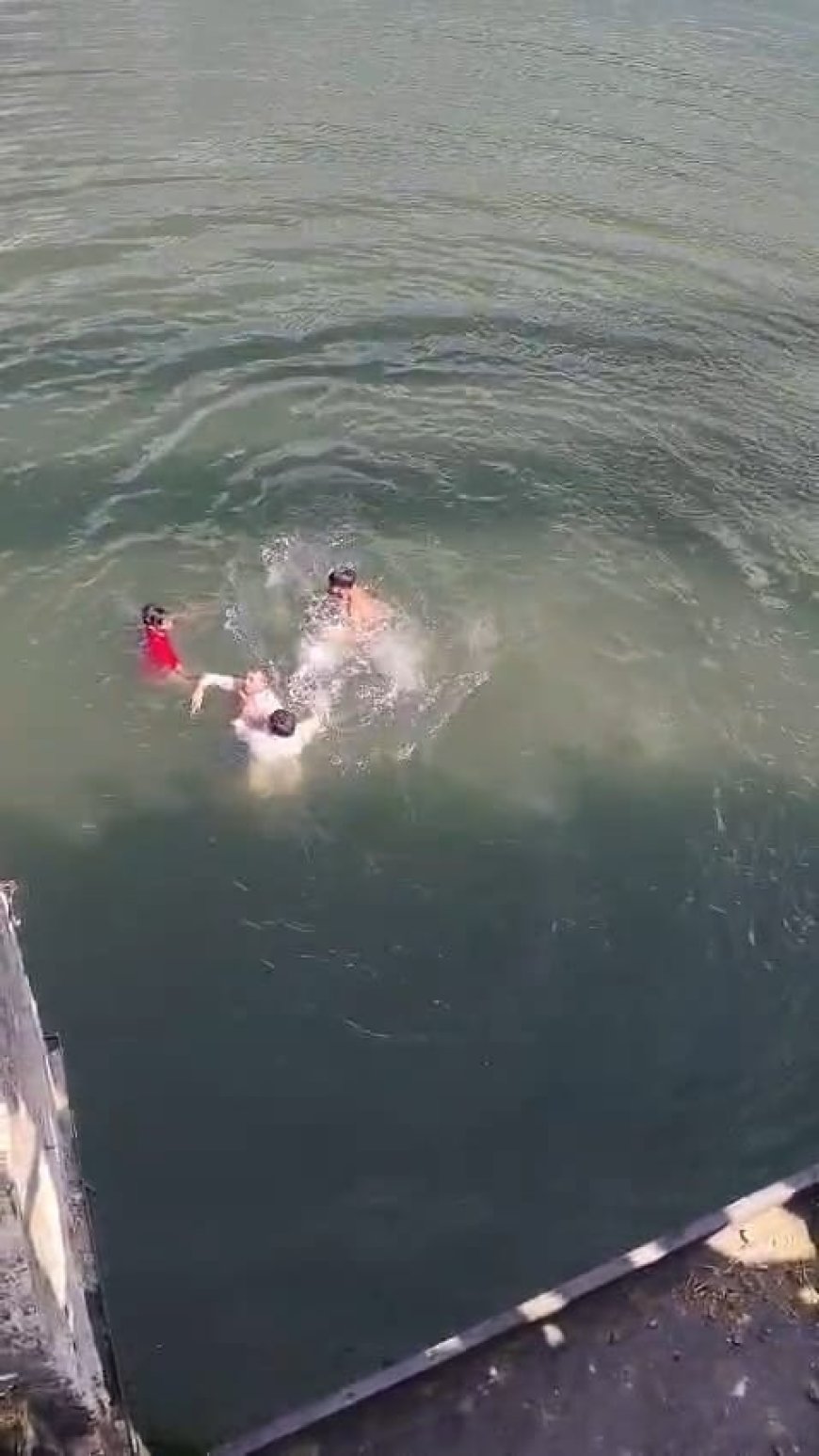 गोपीसागर बांध में पिता-पुत्र डूबे, बैंक कर्मचारी पिता की मौत, 10 वर्षीय मासूम की हालत नाजुक, भोपाल रेफर