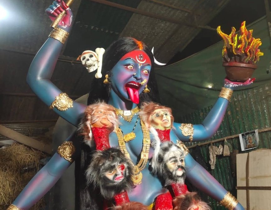 गुना की महारानी 'महाकाली' का दरबार सजा