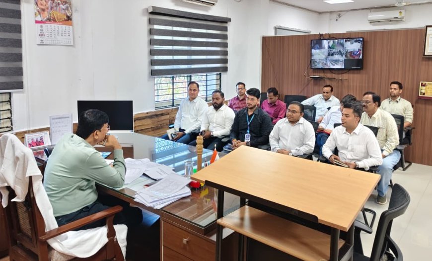 गुना में ईंधन संकट को लेकर  कलेक्टर ने संभाला मोर्चा, ऑइल कंपनियों की ली बैठक