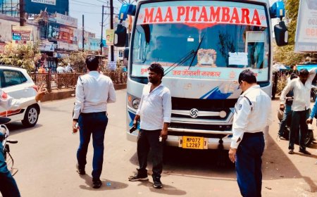 गुना में नो-पार्किंग में खड़ी बसों पर यातायात पुलिस का कड़ा प्रहार