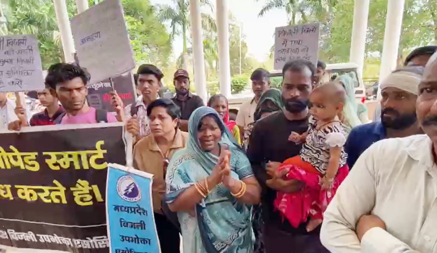 दुधमुंही बच्ची और बिलखती सास ने मांगा न्याय