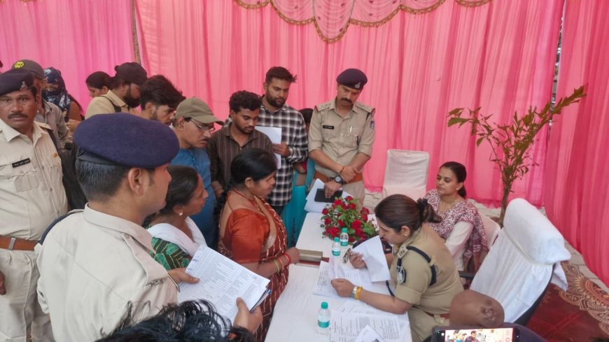 पुलिस थानों में नहीं, अब शिविरों में हो रहा समाधान