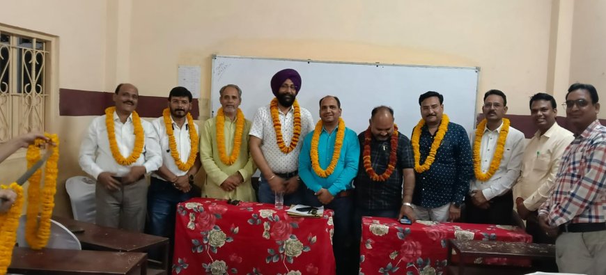 निजी स्कूल संचालकों की बैठक में चुनौतियों पर मंथन