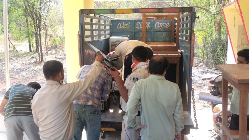 जल संसाधन विभाग पर चला न्यायालय का डंडा !  दफ्तर से कुर्सी-टेबल और कंप्यूटर जब्त, दो बार जारी हुए थे वारंट