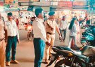 बाज़ार में पैदल गश्त, यातायात पुलिस ने हटाया अतिक्रमण और सुधारी व्यवस्था