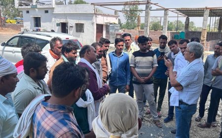 गेहूं खरीदी केंद्र पर अचानक पहुंचे कमिश्नर