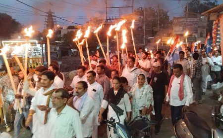 नीट धांधली के विरोध में गुना में फूटा आक्रोश