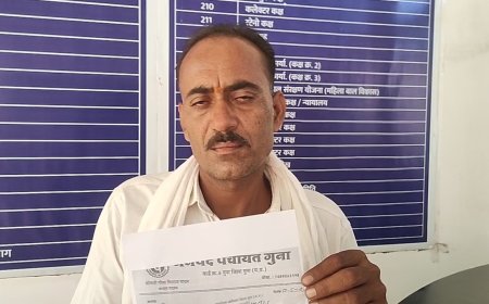 शिक्षक या तो रोज पढ़ाने आएं या कराएं तबादला
