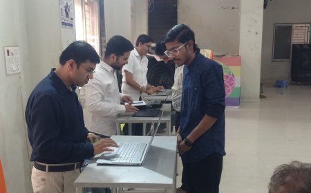 नौकरी के लिए युवाओं ने सेमिनार में की शिरकत