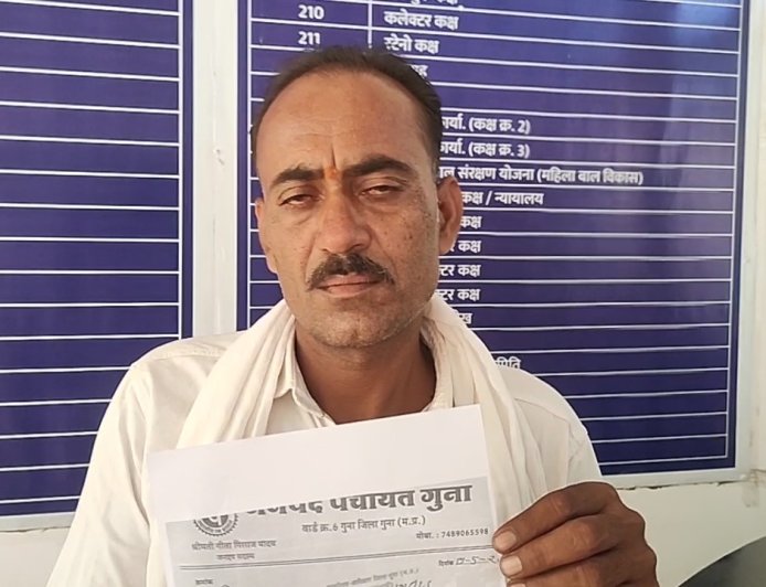 शिक्षक या तो रोज पढ़ाने आएं या कराएं तबादला