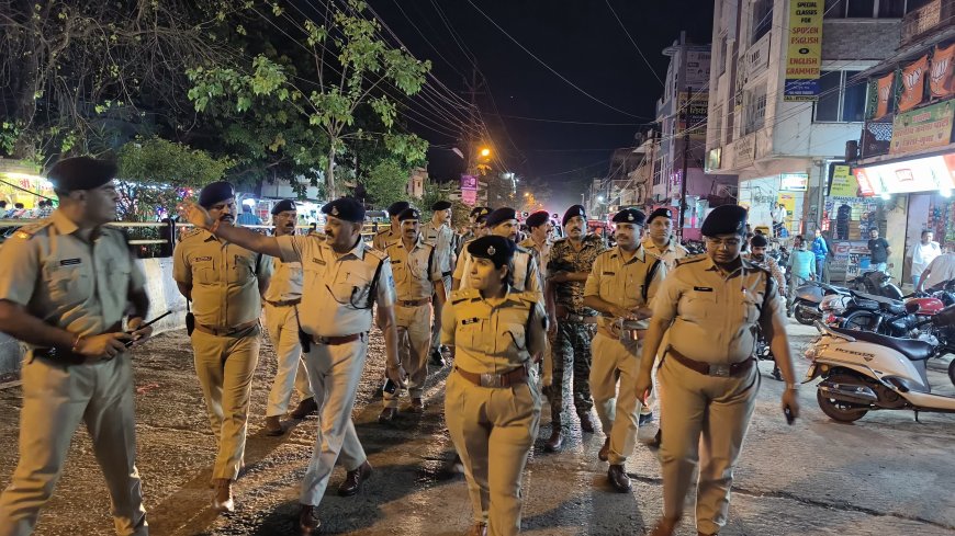गुना में एसपी हितिका वासल के नेतृत्व में पुलिस का पैदल मार्च, आमजन में बढ़ाया सुरक्षा का भरोसा