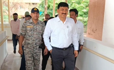 दिव्यांग और बुजुर्गों के लिए आसान हुई कलेक्ट्रेट की राह