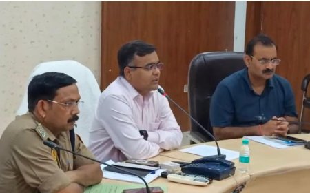 जीआईसी प्रवक्ता परीक्षा को लेकर प्रशासन अलर्ट, डीएम ने अधिकारियों संग की समीक्षा बैठक