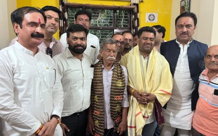 भाजपा नेताओं ने समाजसेवी प्रमोद भार्गव का किया सम्मान