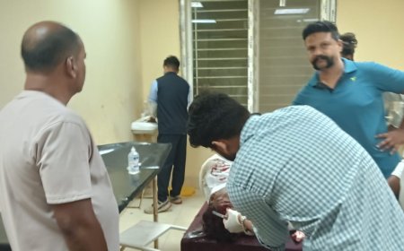 सड़क पर तड़प रहे घायल का लोग बनाते रहे वीडियो