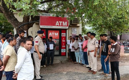 जीआरपी ने साइबर फ्रॉड से बचने यात्रियों को किया जागरुक