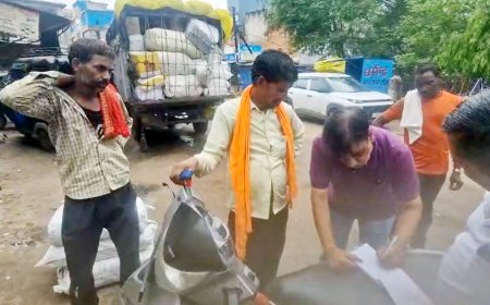 अमानक पॉलीथिन ले जा रहे पिकअप चालक पर जुर्माना