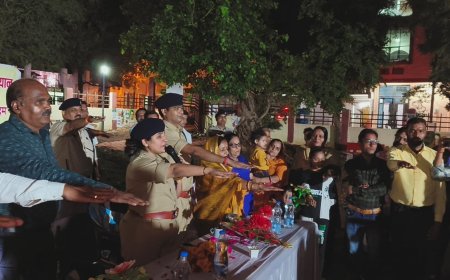 नजूल कॉलोनी पहुंची एसपी ने दिलाई नशे से दूर रहने की शपथ